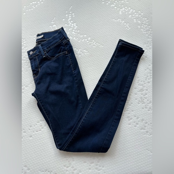 Levi's 710 Super Skinny Dark Wash Jeans, size 26 - Picture 6 of 13